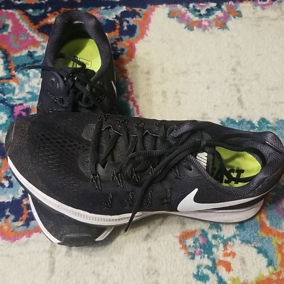 Nike Shoes - Women's Black + White Nike Athletic Shoes